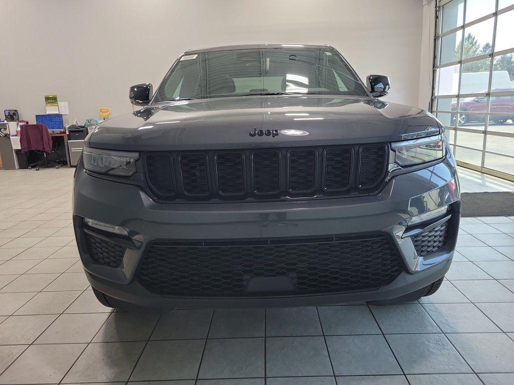 new 2025 Jeep Grand Cherokee car, priced at $47,936