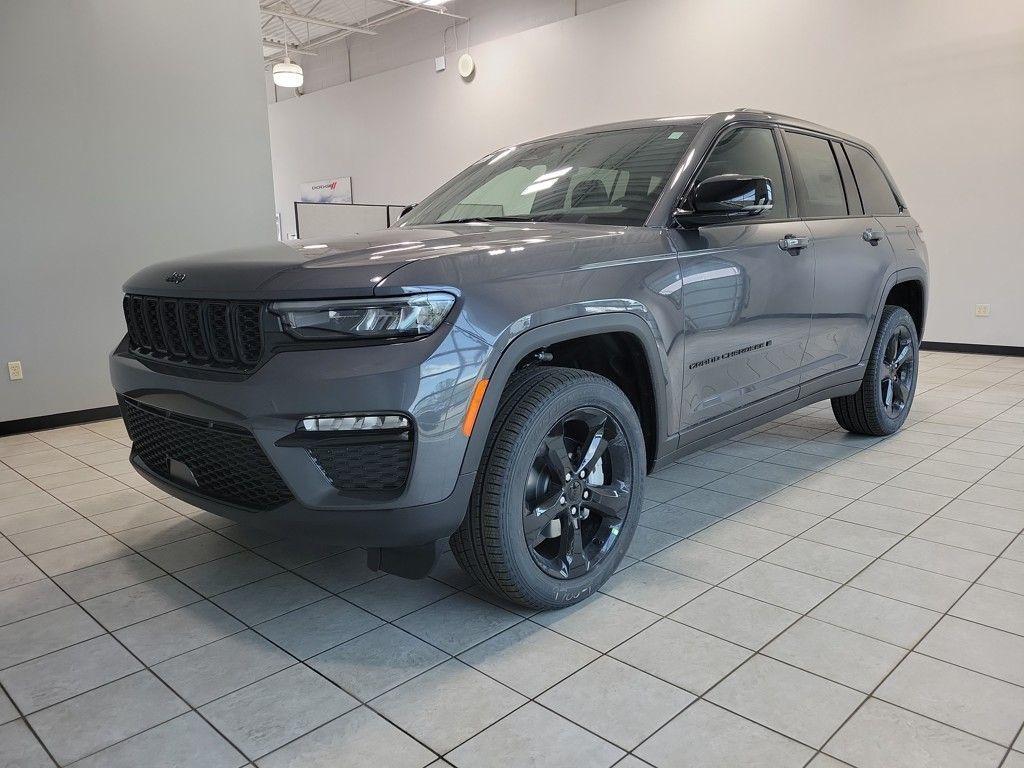 new 2025 Jeep Grand Cherokee car, priced at $47,936