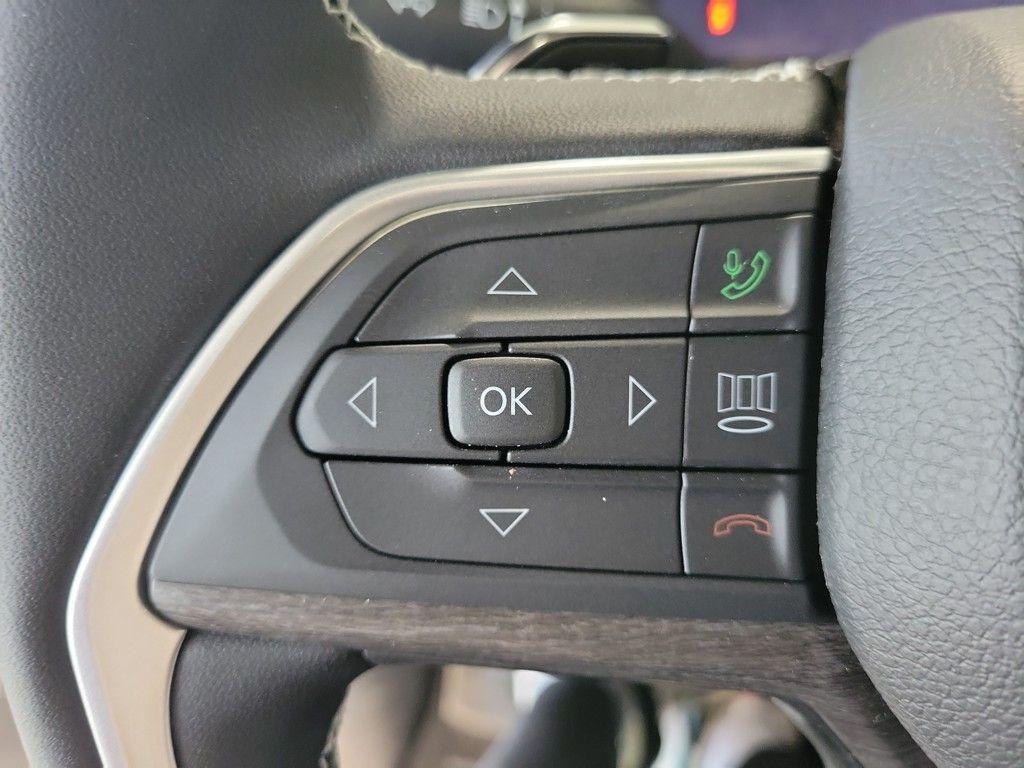 new 2025 Jeep Grand Cherokee car, priced at $47,936
