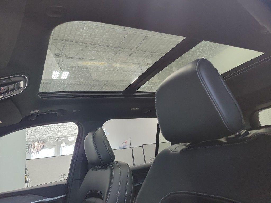 new 2025 Jeep Grand Cherokee car, priced at $47,936