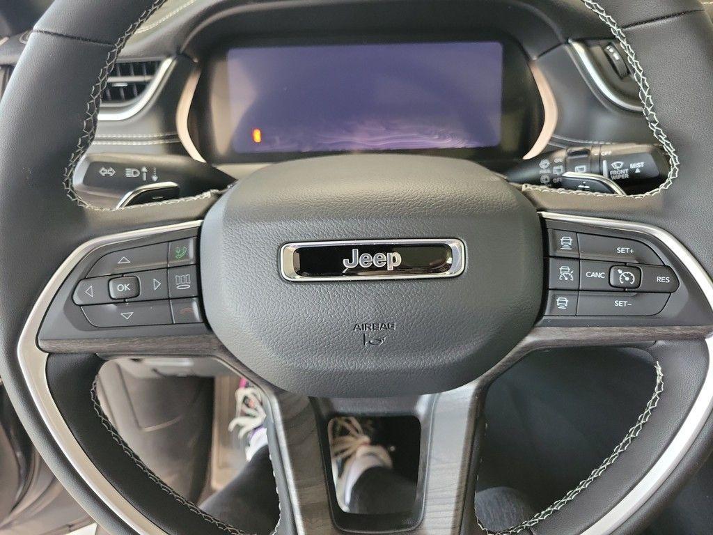 new 2025 Jeep Grand Cherokee car, priced at $47,936