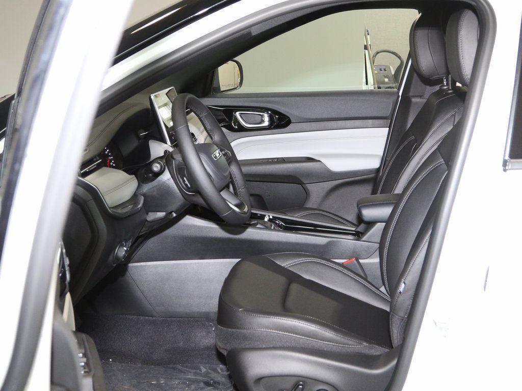 new 2025 Jeep Compass car, priced at $30,220