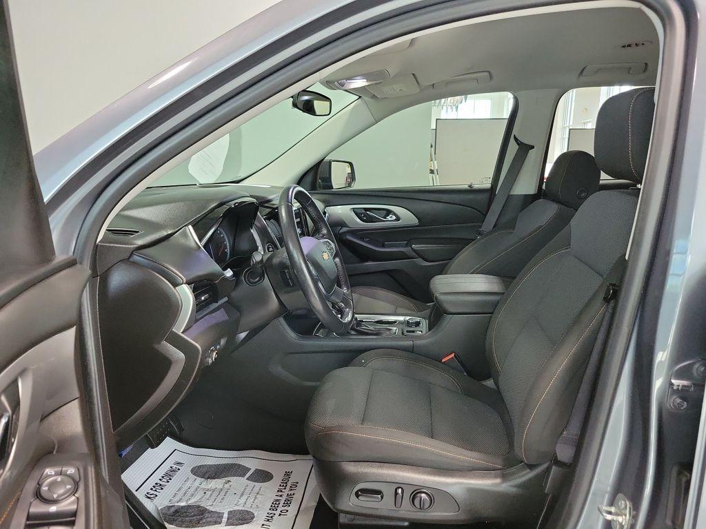 used 2021 Chevrolet Traverse car, priced at $24,999