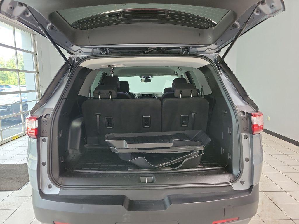 used 2021 Chevrolet Traverse car, priced at $24,999