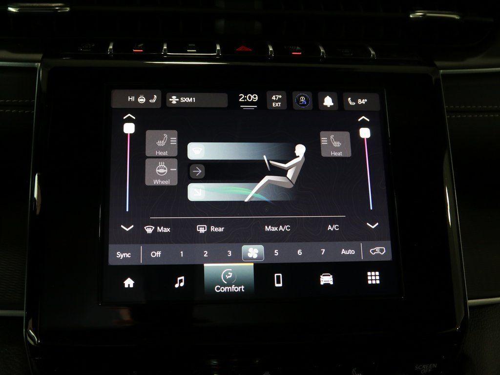 new 2025 Jeep Grand Cherokee car, priced at $43,237