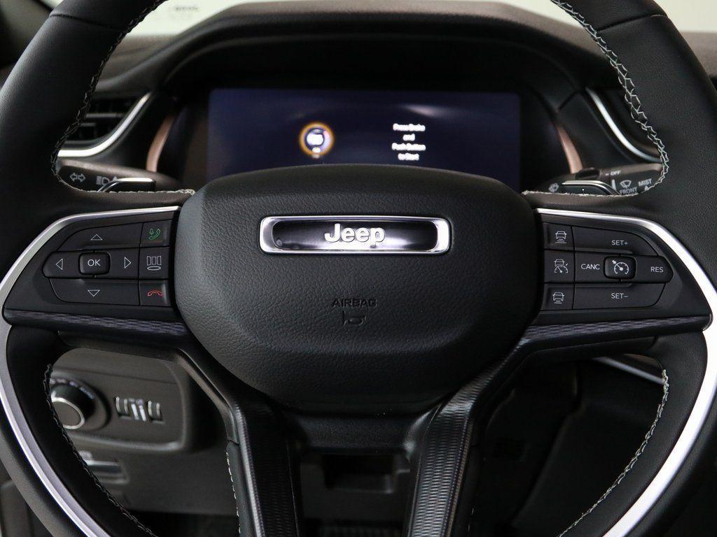 new 2025 Jeep Grand Cherokee car, priced at $43,237