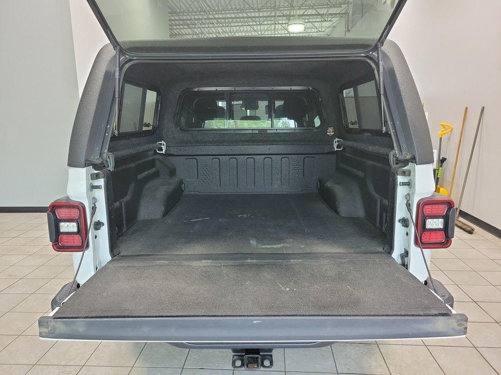 used 2022 Jeep Gladiator car, priced at $33,000