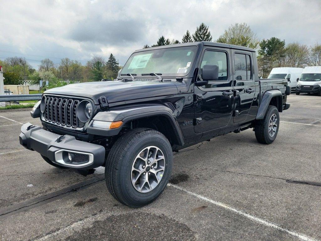 new 2025 Jeep Gladiator car, priced at $48,775