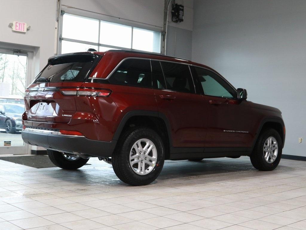 new 2025 Jeep Grand Cherokee car, priced at $38,101