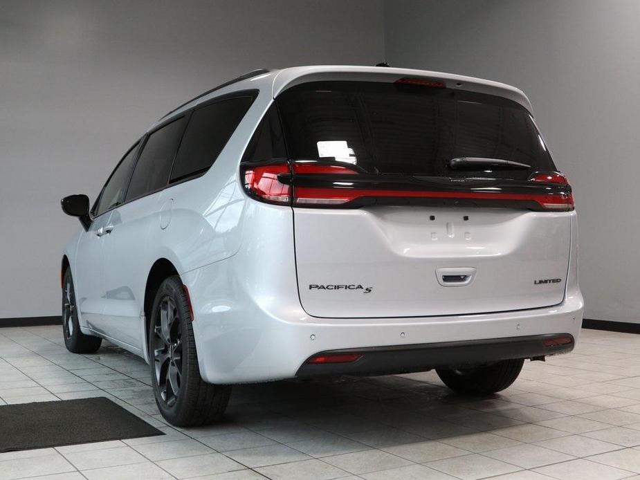 new 2024 Chrysler Pacifica car, priced at $40,193