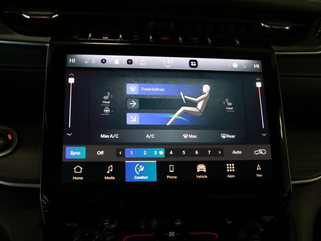 new 2025 Jeep Grand Cherokee car, priced at $46,737