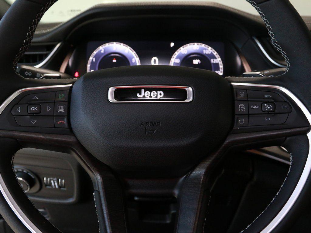 new 2025 Jeep Grand Cherokee car, priced at $46,737