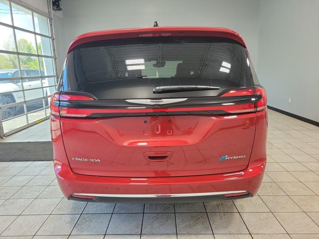 new 2025 Chrysler Pacifica Hybrid car, priced at $46,618