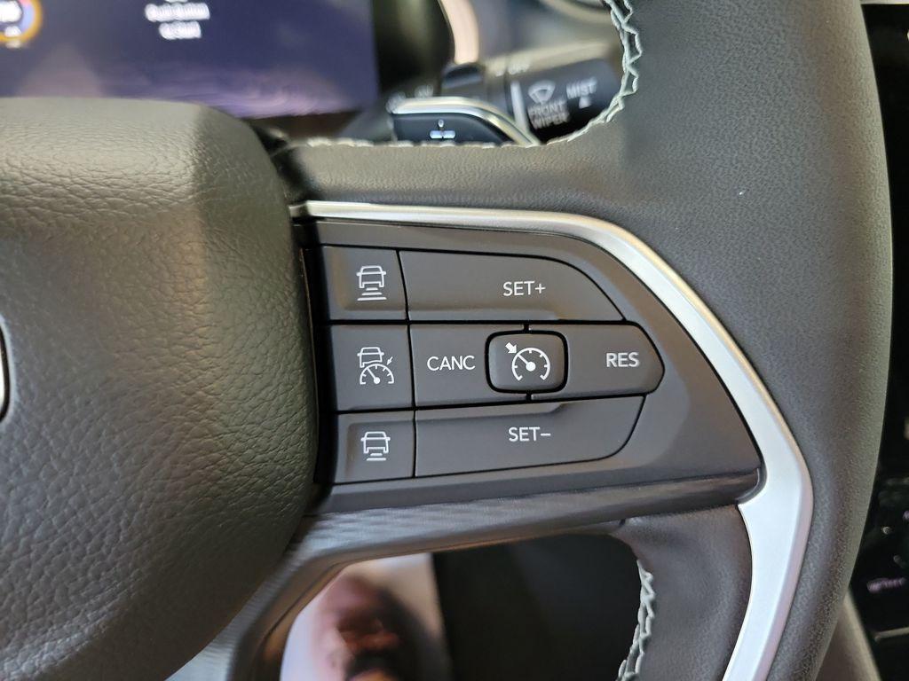 new 2025 Jeep Grand Cherokee car, priced at $43,081