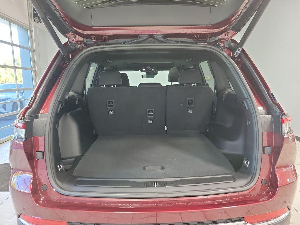 new 2025 Jeep Grand Cherokee car, priced at $43,081