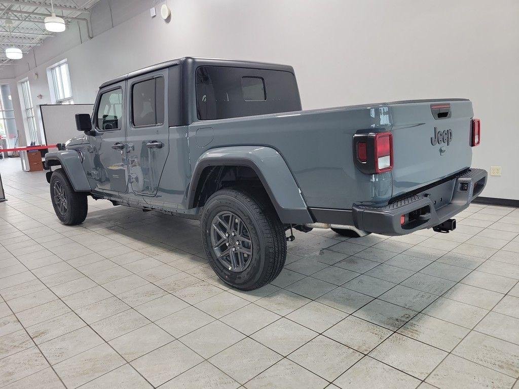 new 2025 Jeep Gladiator car, priced at $45,218