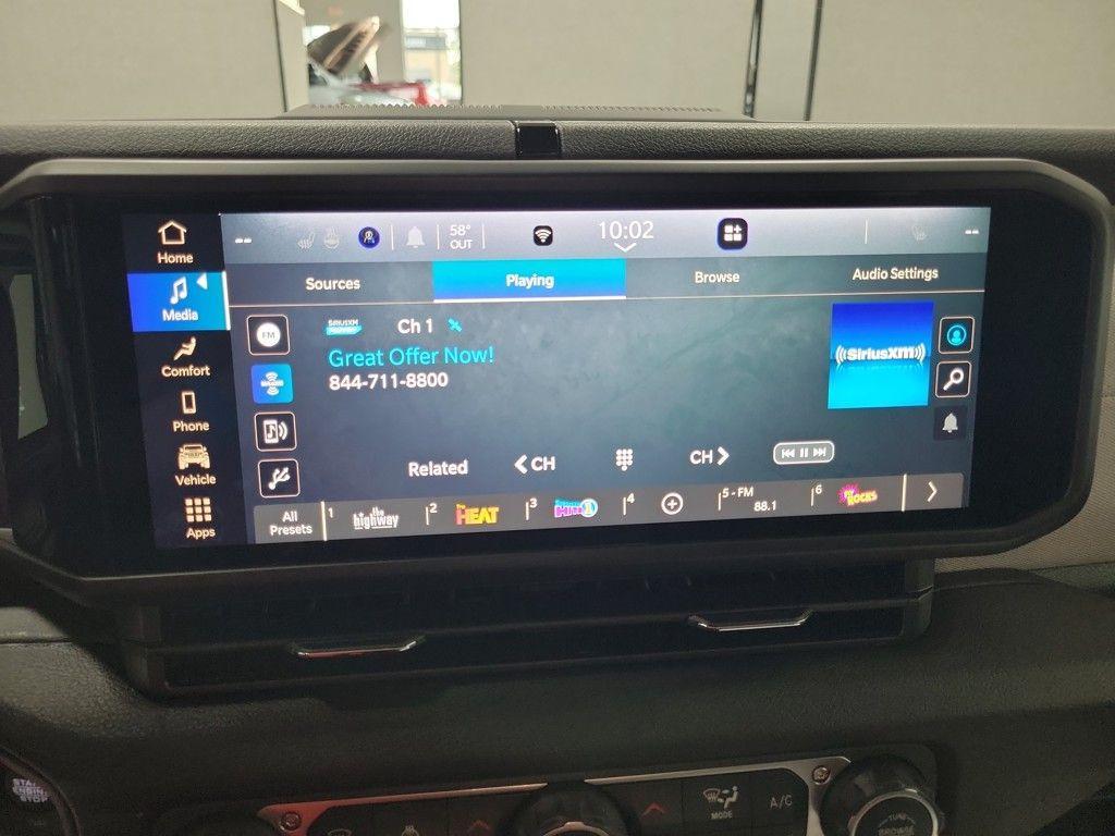 new 2025 Jeep Gladiator car, priced at $45,218
