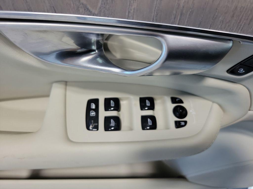 used 2024 Volvo XC90 car, priced at $46,399