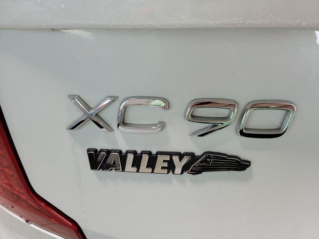 used 2024 Volvo XC90 car, priced at $43,899