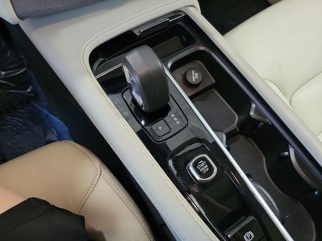 used 2024 Volvo XC90 car, priced at $46,399