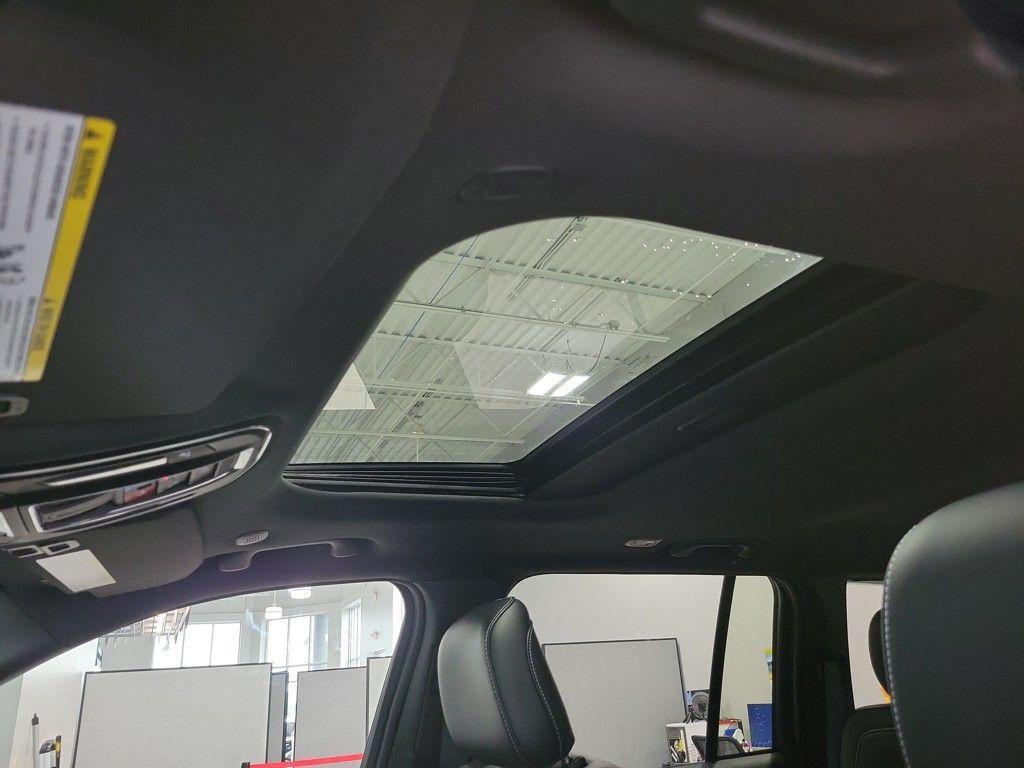 new 2025 Jeep Grand Cherokee car, priced at $44,030