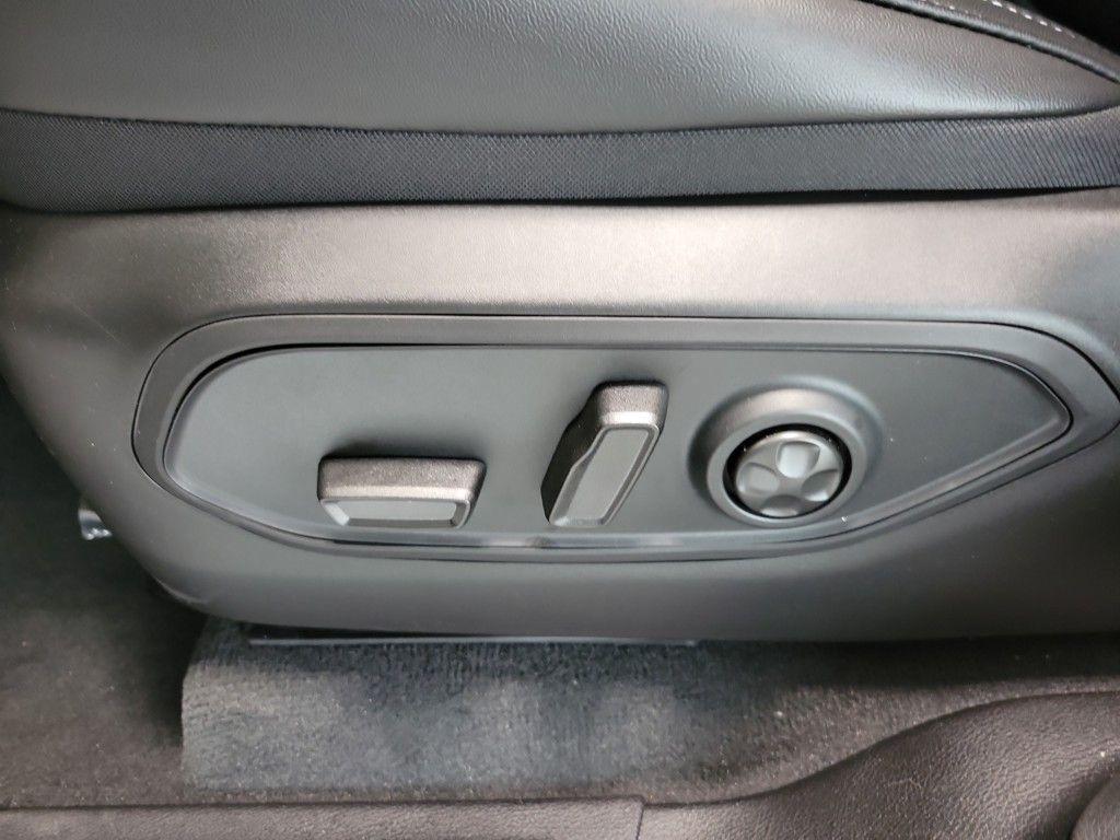 new 2025 Jeep Grand Cherokee car, priced at $44,030