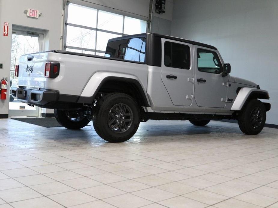 new 2024 Jeep Gladiator car, priced at $47,715