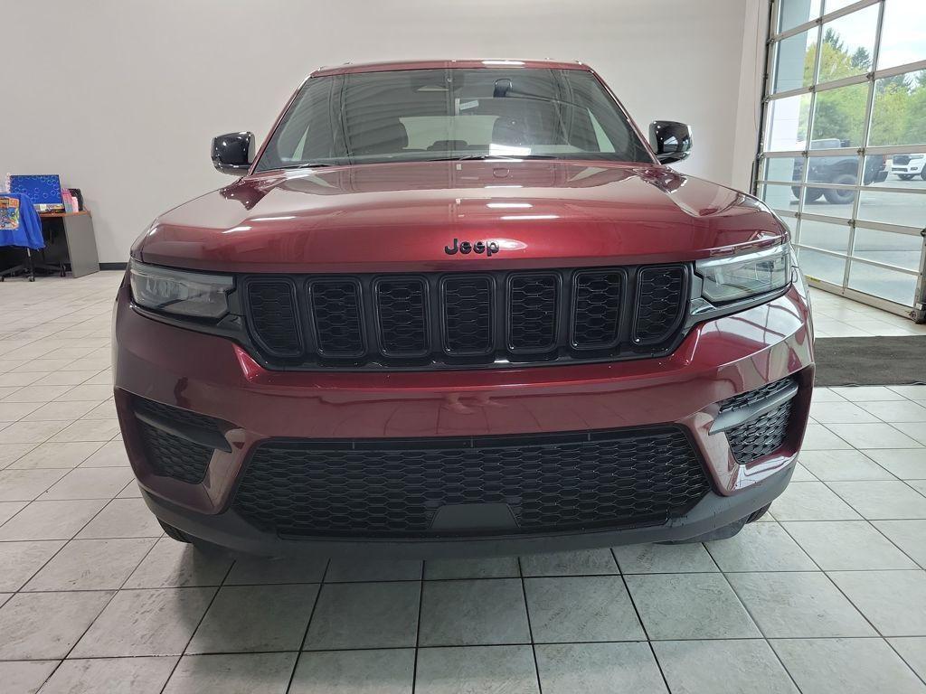 used 2024 Jeep Grand Cherokee car, priced at $33,699