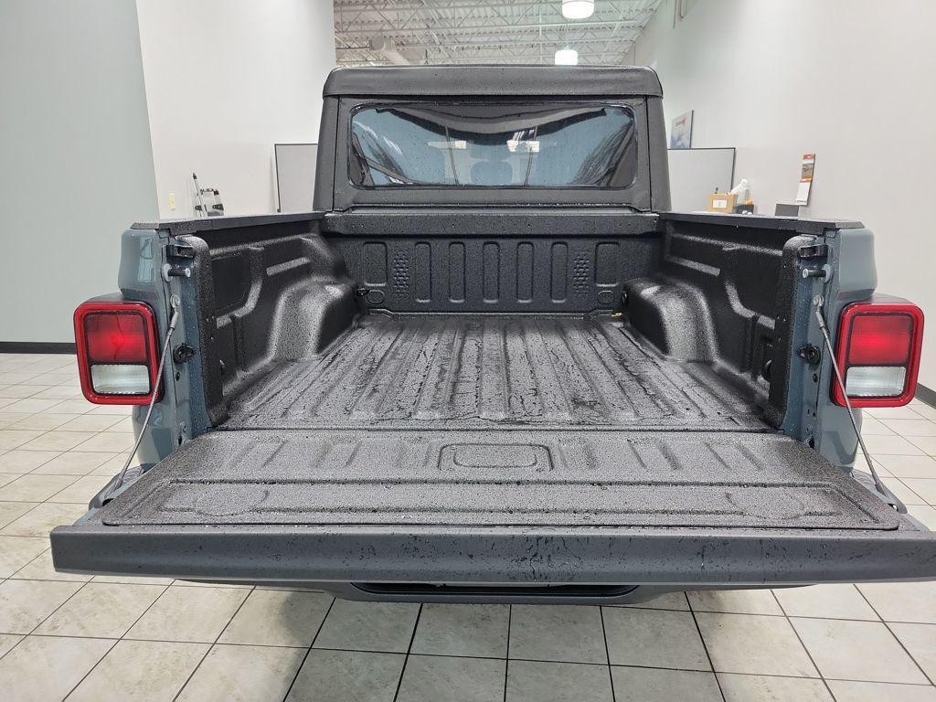 new 2026 Jeep Gladiator car, priced at $46,390