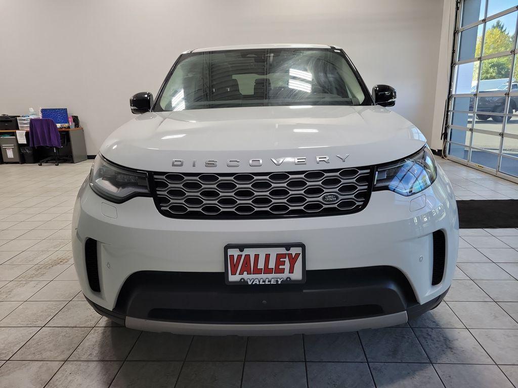 used 2024 Land Rover Discovery car, priced at $44,499