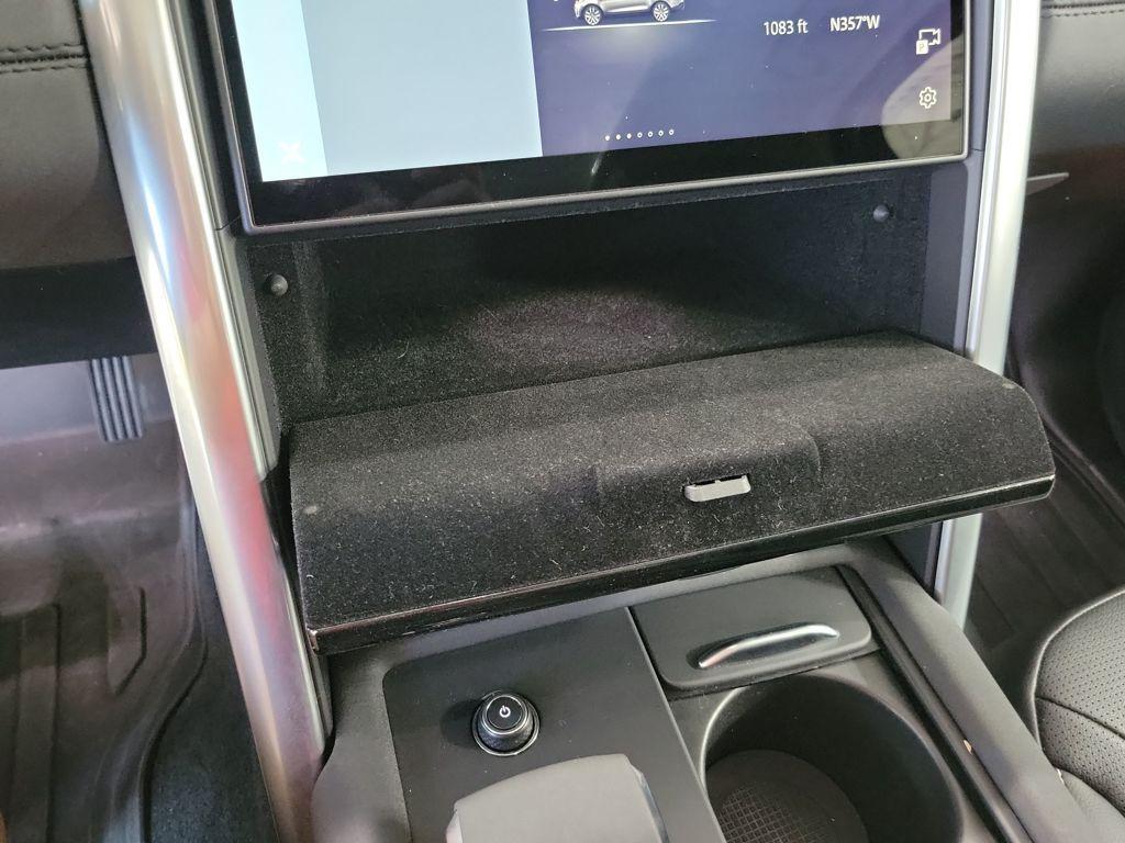 used 2024 Land Rover Discovery car, priced at $44,499