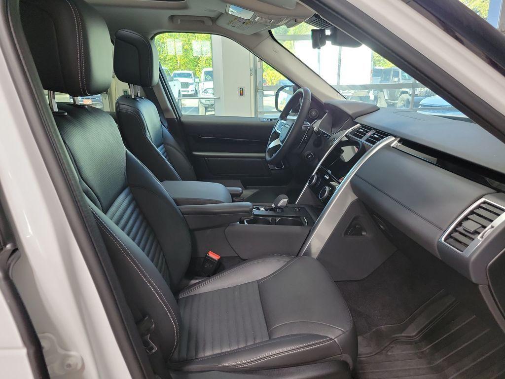 used 2024 Land Rover Discovery car, priced at $44,499