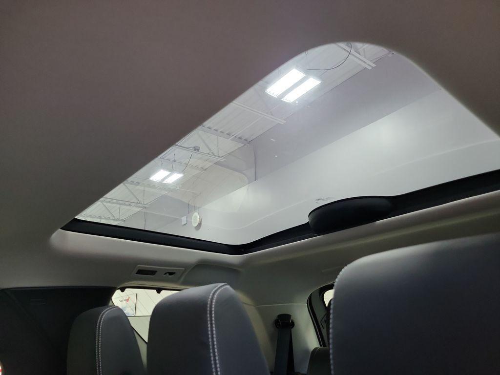 used 2024 Land Rover Discovery car, priced at $44,499