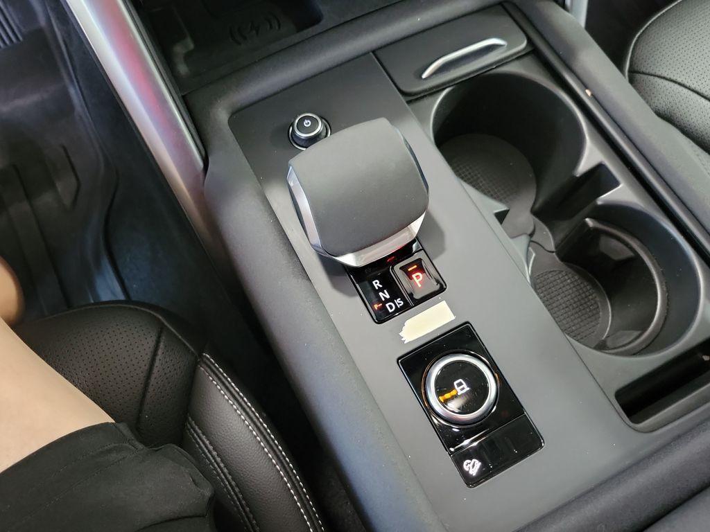 used 2024 Land Rover Discovery car, priced at $44,499