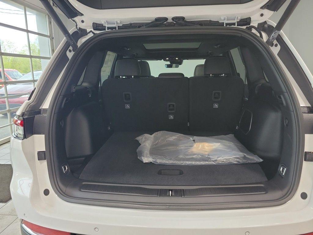 new 2025 Jeep Grand Cherokee car, priced at $47,014