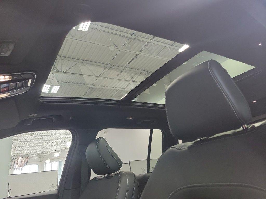 new 2025 Jeep Grand Cherokee car, priced at $47,014