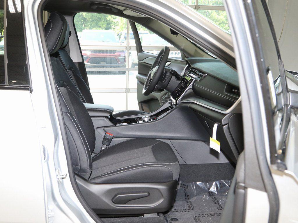 new 2023 Jeep Grand Cherokee L car, priced at $40,133
