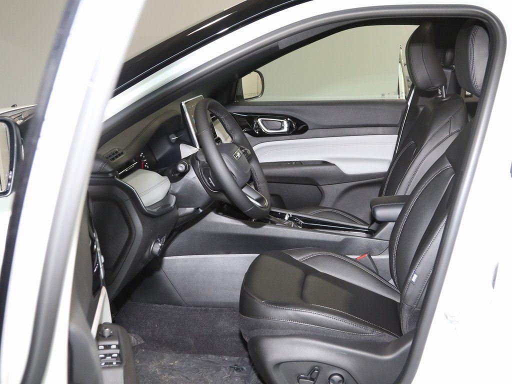 new 2025 Jeep Compass car, priced at $33,135