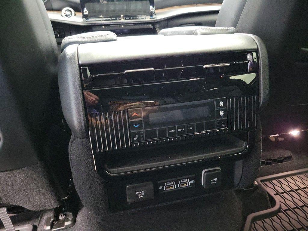 new 2025 Jeep Wagoneer car, priced at $70,402