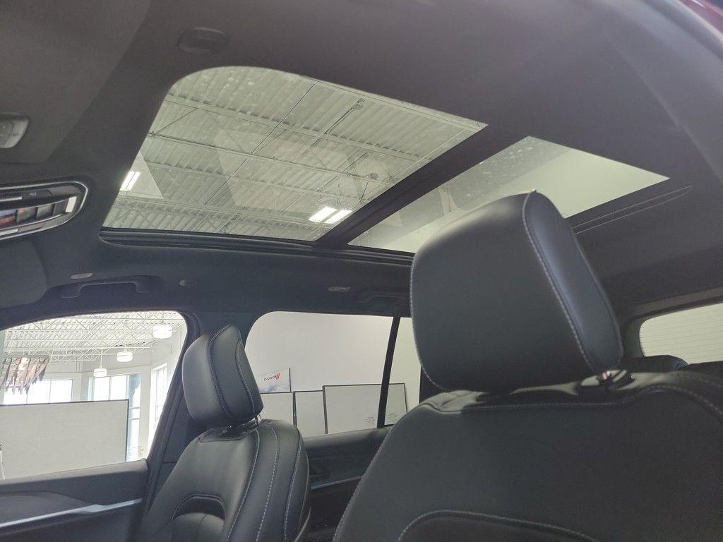 new 2025 Jeep Grand Cherokee car, priced at $47,936