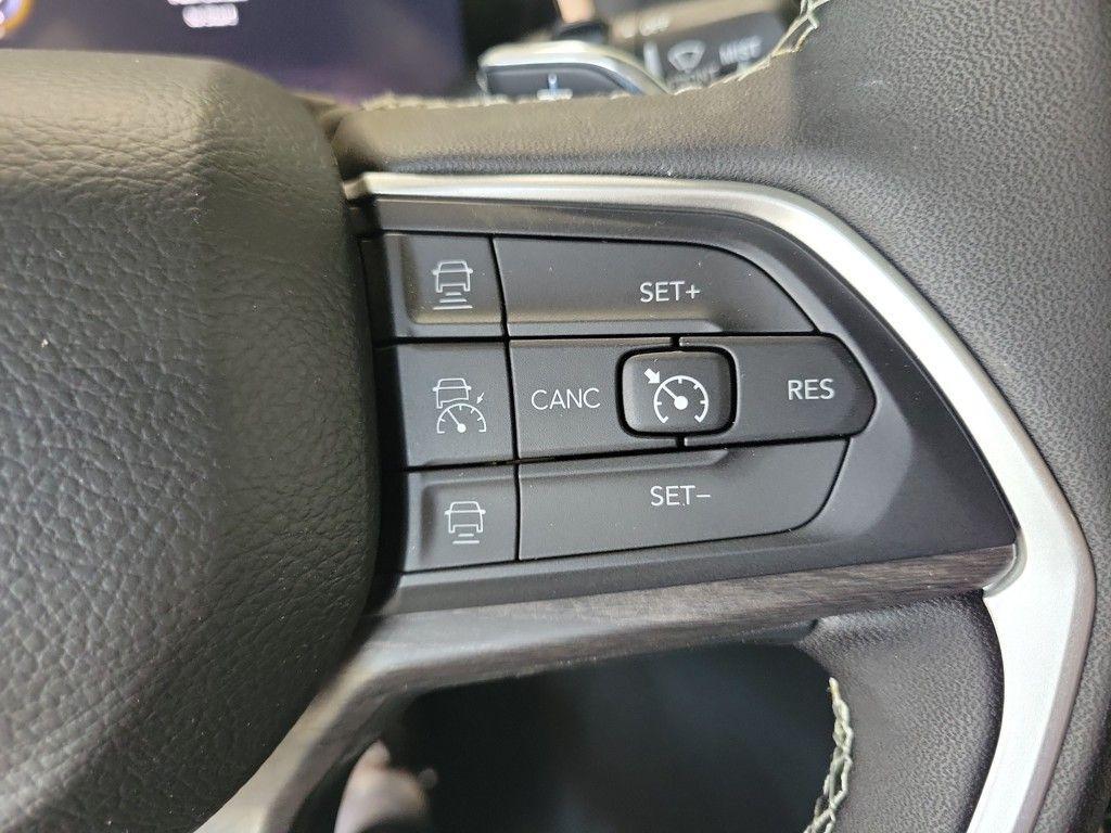 new 2025 Jeep Grand Cherokee car, priced at $47,936