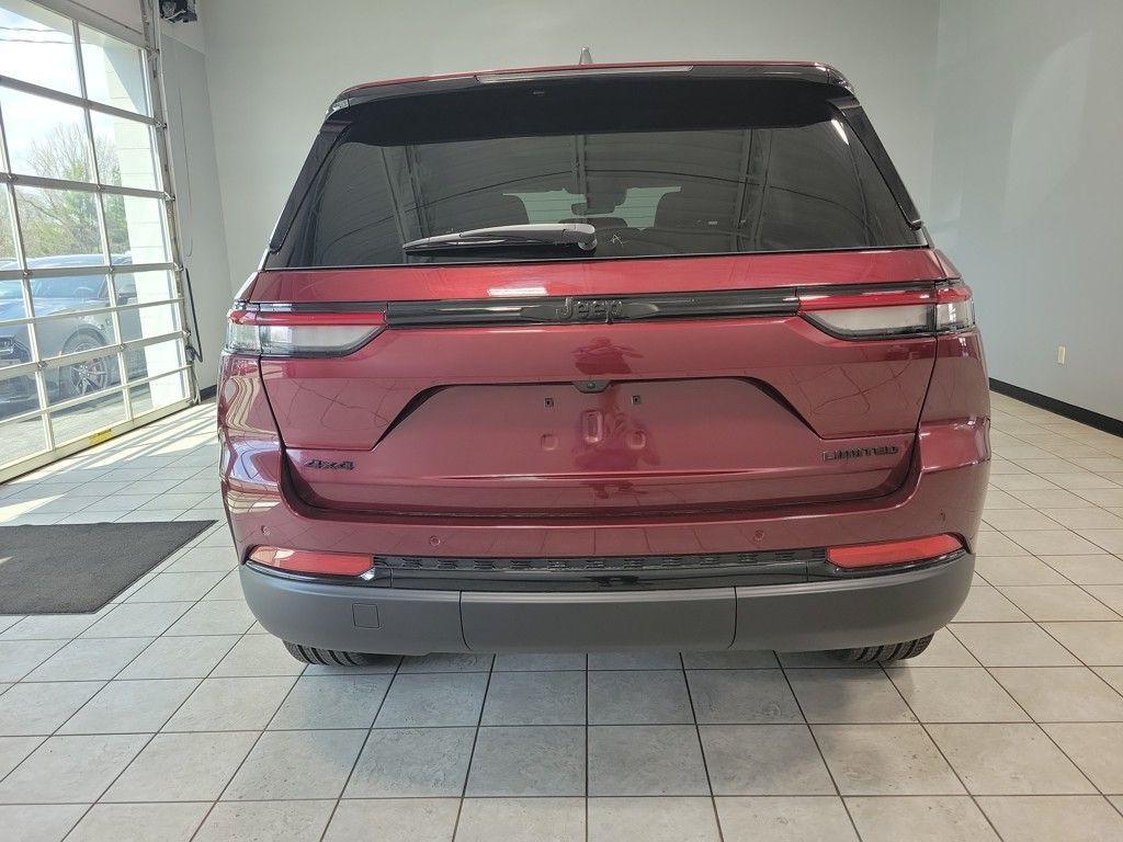 new 2025 Jeep Grand Cherokee car, priced at $47,936