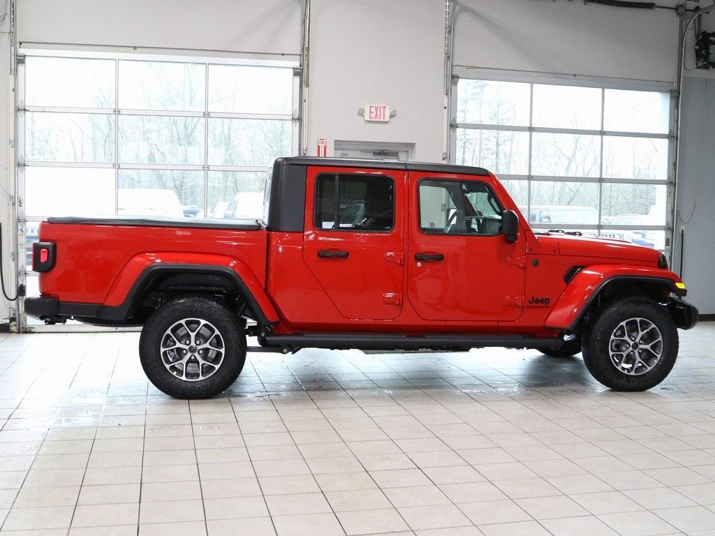 new 2024 Jeep Gladiator car, priced at $46,776