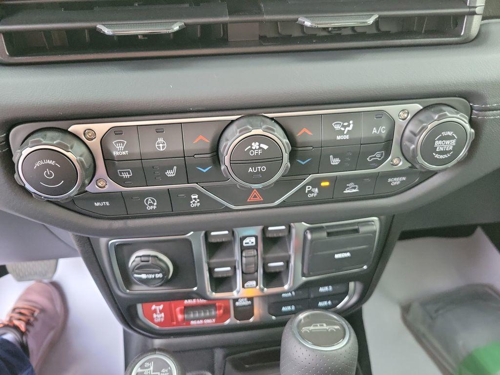 new 2026 Jeep Gladiator car, priced at $63,815