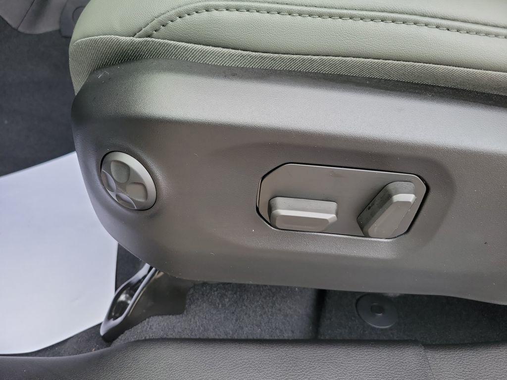 new 2026 Jeep Gladiator car, priced at $63,815