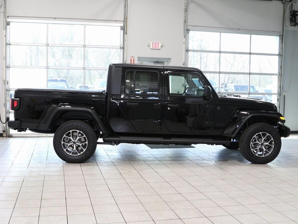 new 2024 Jeep Gladiator car, priced at $46,776