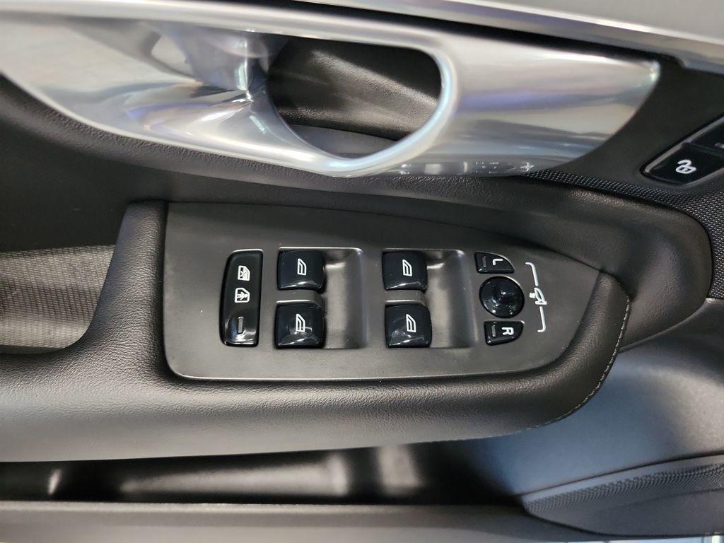 used 2025 Volvo XC90 car, priced at $38,799
