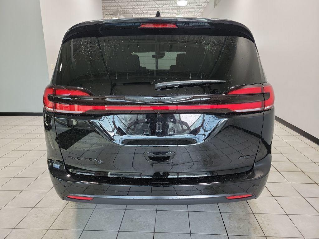new 2026 Chrysler Pacifica car, priced at $47,305