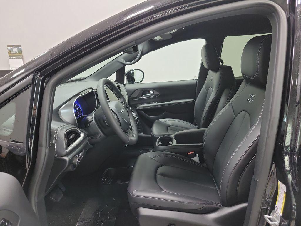 new 2026 Chrysler Pacifica car, priced at $47,305