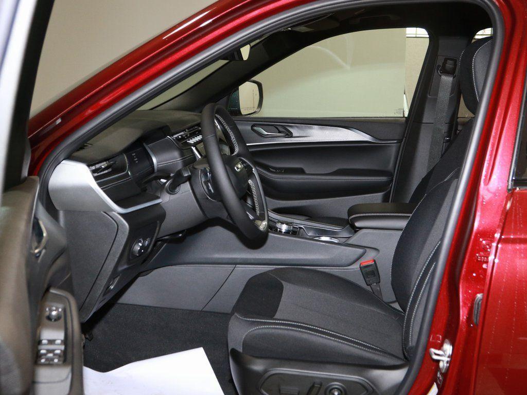 new 2025 Jeep Grand Cherokee L car, priced at $42,781